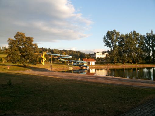 Koupaliště v podvečer